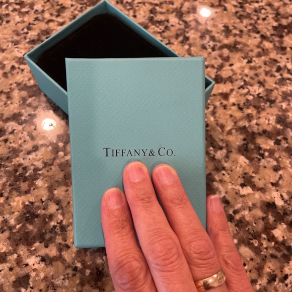 Earrings - Picture 4 of 6